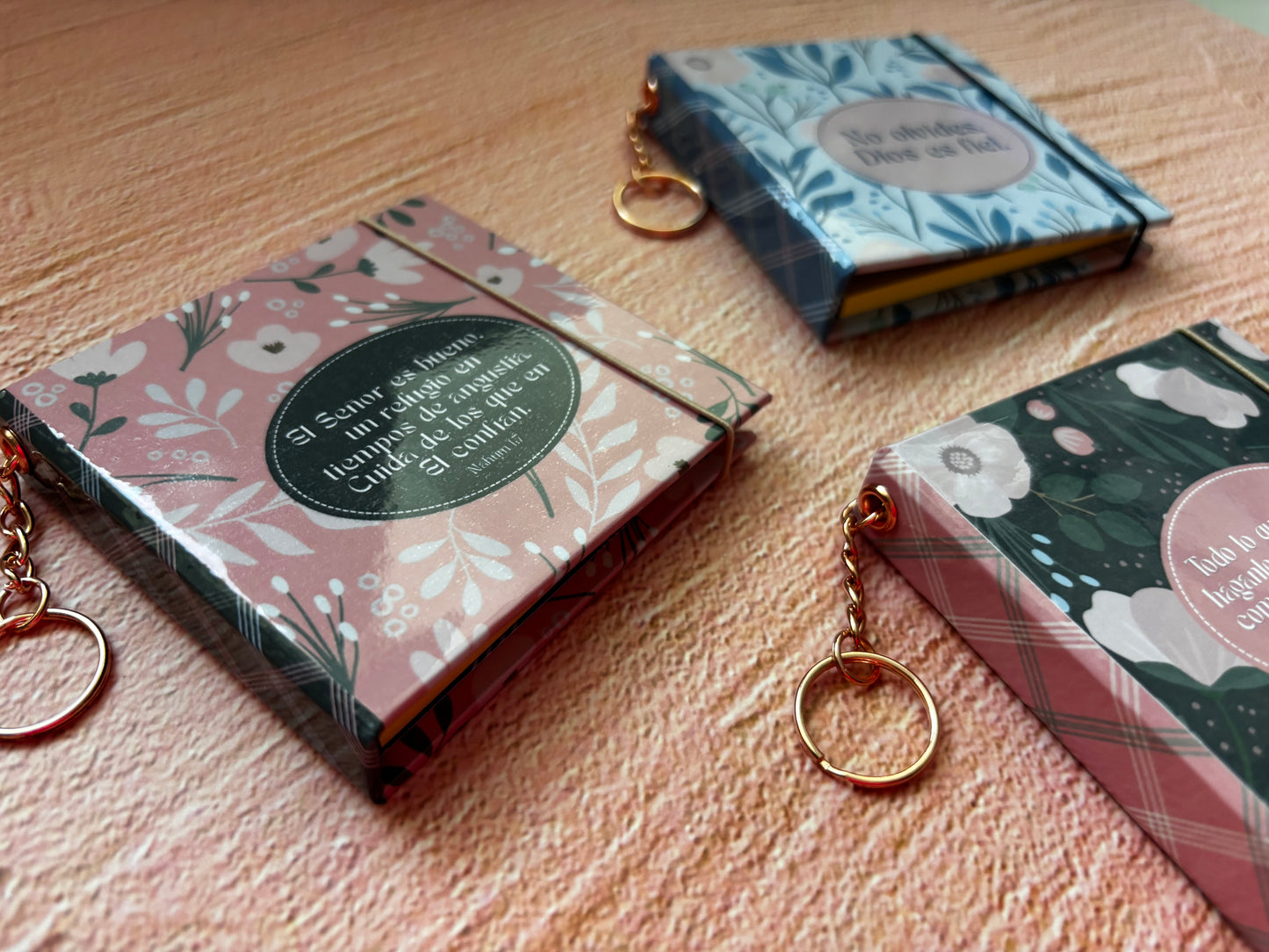 Mini Libreta Llavero con Post-it